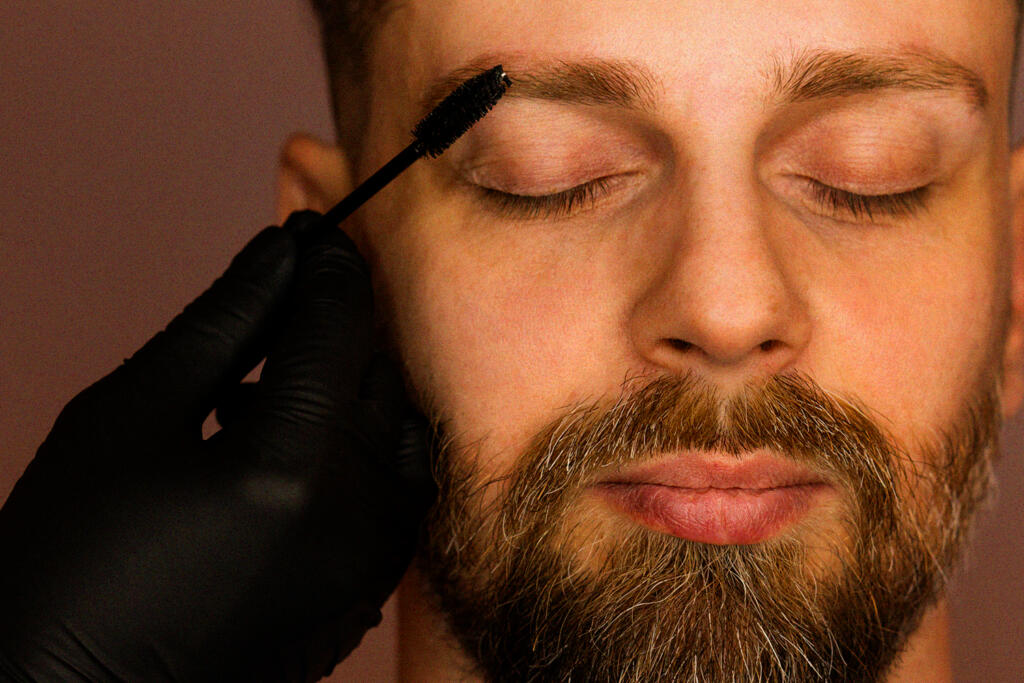 Mens eyebrow tinting